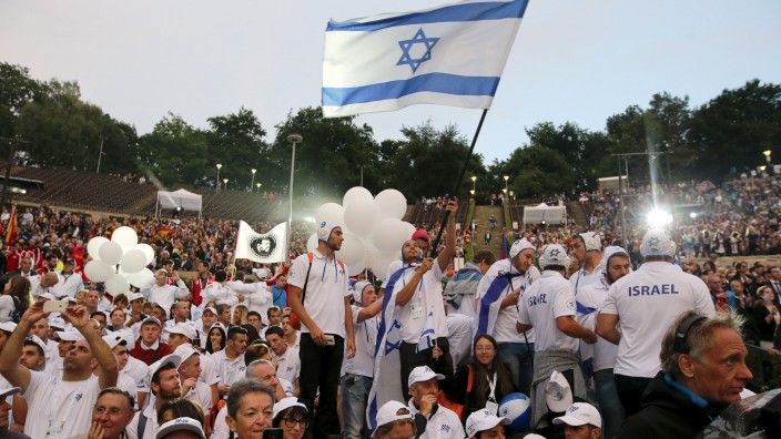 Athletes of the Israeli team arrive for the opening ceremony of the 14th European Maccabi Games in Berlin