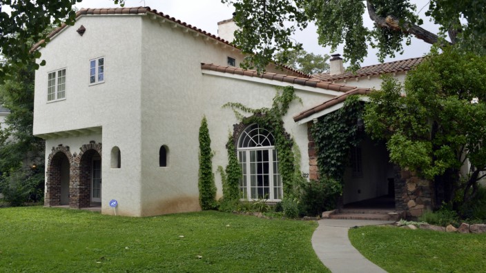 Villa aus "Breaking Bad": Vermeintlich idyllisch: In der spanisch angehauchten Villa in Albuquerque wurden Drogen gekocht und Leichen vernichtet - alles fiktiv natürlich.