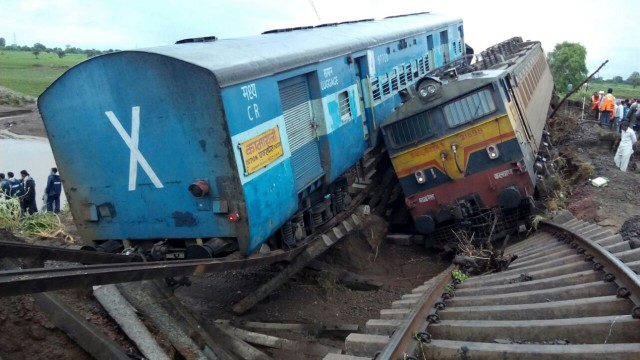 Indien: Zugunglück in Indien.