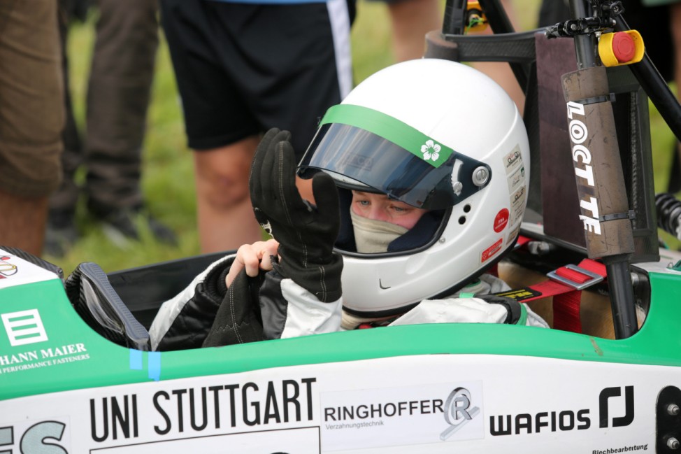 Der E0711-5 des Greenteams der Universität Stuttgart mit Fahrerin Prisca Schmidt.
