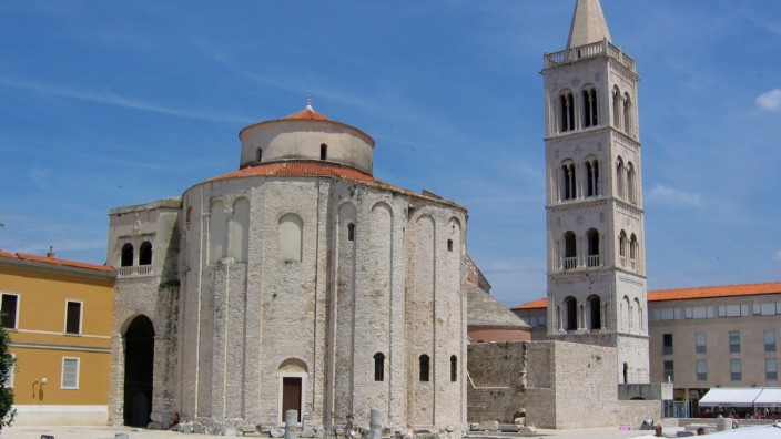 Sehenswerte Partnerstädte: Bis zurück in die Antike reichen die vielen historischen Bauten, die das Stadtbild der kroatischen Hafenstadt Zadar prägen.