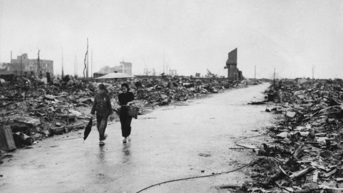 70 Jahre Hiroshima und Nagasaki: Überlebende nach dem Atombombenabwurf auf Hiroshima am 6. August 1945: Die "Hibakushas" wurden jahrzehntelang diskriminiert