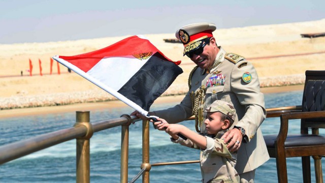 New addition to Suez canal opened to shipping with great fanfare