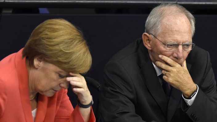 Finanzkrise in Europa: In der Unionsfaktion steigt die Spannung, wie viele Abgeordnete sich erneut gegen die Kanzlerin stellen.