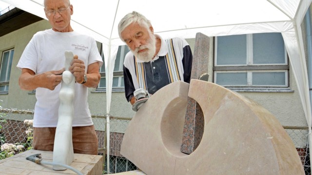 Germering: Die Künstler Ferenc Nemes (links) und Zoltán László Szabó aus der Partnerstadt arbeiten gerne in Germering.