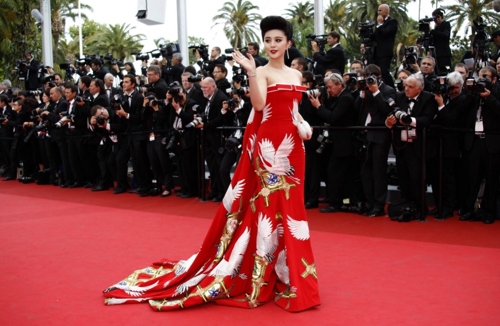 Chinese actress Fan Bing Bing arrives on the red carpet for the opening ceremony of the 64th Cannes Film Festival in Cannes May 11, 2011.