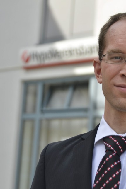 Wolfratshausen: Sebastian Trappe ist stolz auf seine neue Filiale der Hypovereinsbank in Wolfratshausen.