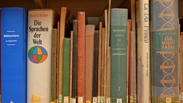 Germering: Breuninger beherbergt die Bibliothek des Münchner Esperanto-Vereins in seinem Haus.