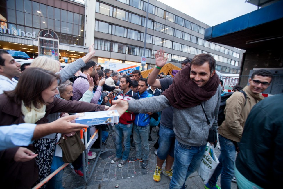 Flüchtlinge kommen aus Ungarn am HBF München an