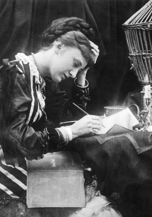 Briefeschreiberin um 1910
