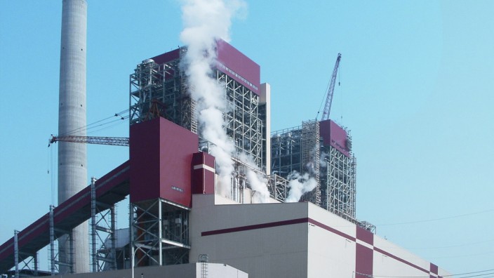 Energie und Klima: Die Anlage "Waigaoqiao 3" in Shanghai gilt als eines der effizientesten Kohlekraftwerke der Welt