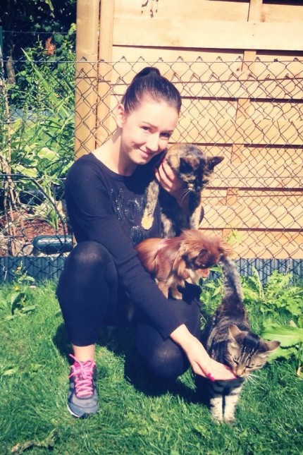 Dachau: Nadine Endrejat (27) aus Dachau hat selbst einen Hund und mehrere Katzen.