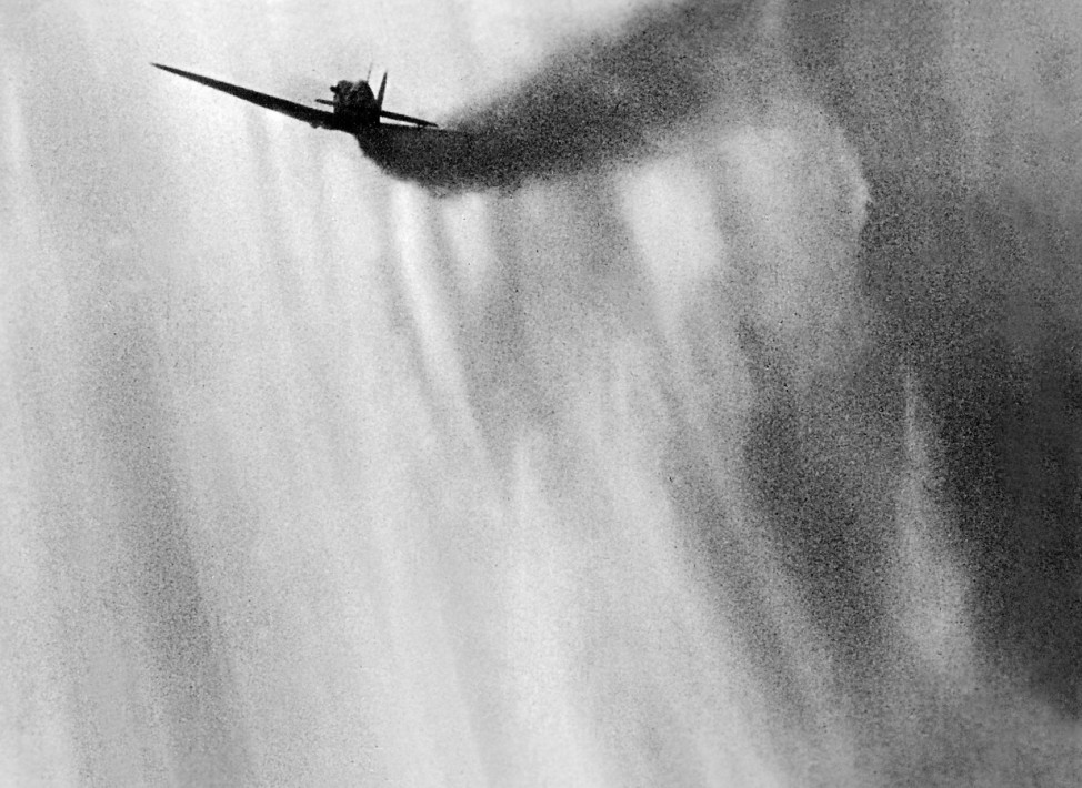 Abschuß eines britischen Jagdflugzeuges, 1940