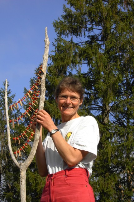 Oberfischbach: Monika Glasl hat mit der Land-Art vor elf Jahren begonnen.