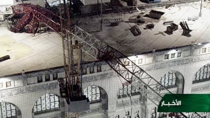 Saudi-Arabien: Ein Kran ist auf die Große Moschee in Mekka gestürzt.