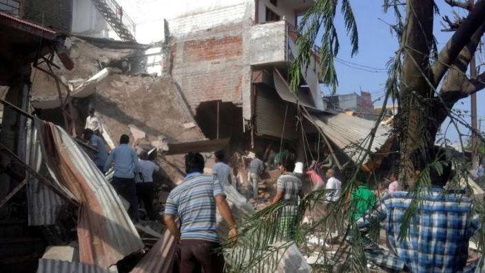 83 killed as explosions rip through restaurant in India