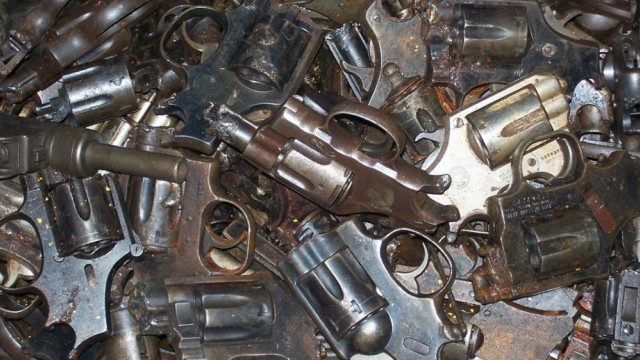 Deutsche Waffenexporte: Angejahrte Revolver gegen nagelneue Sturmgewehre