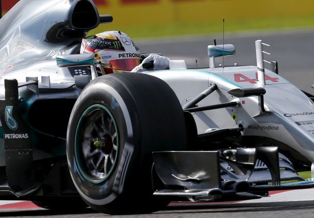 Mercedes Formula One driver Lewis Hamilton of Britain drives during the Japanese F1 Grand Prix at the Suzuka circuit in Suzuka, Japan, September 27, 2015.