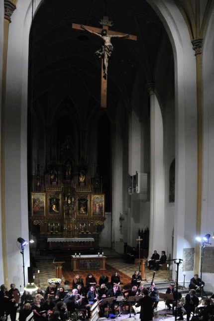49. Ausgabe: Große Kulisse für die Orgelwoche: Die Pfarrkirche St. Johannes, hier mit einer Choraufführung des Pfarrcaecilienvereins.