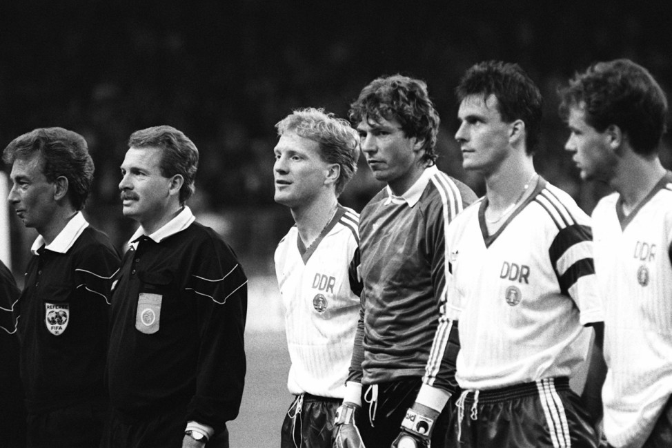 Fußball-Länderspiel Belgien - DDR 1990 in  Brüssel (0:2)