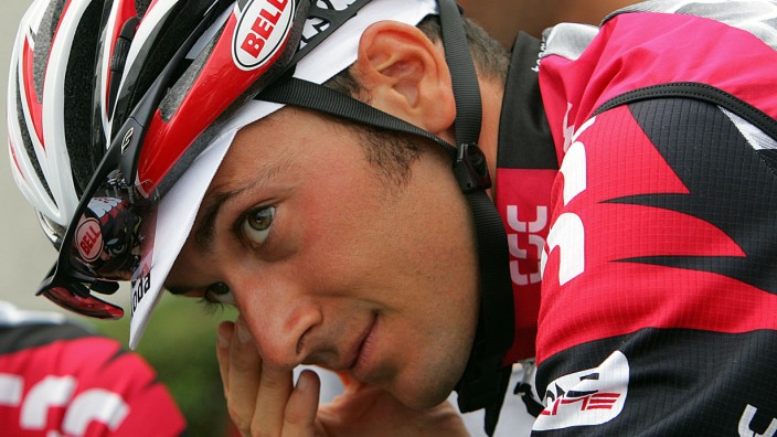 Radsport: Siege, Schmach und Sperren: Ivan Basso gewann 2006 und 2010 die Italienrundfahrt, stand allerdings auch auf der Liste des Dopingarztes Fuentes.