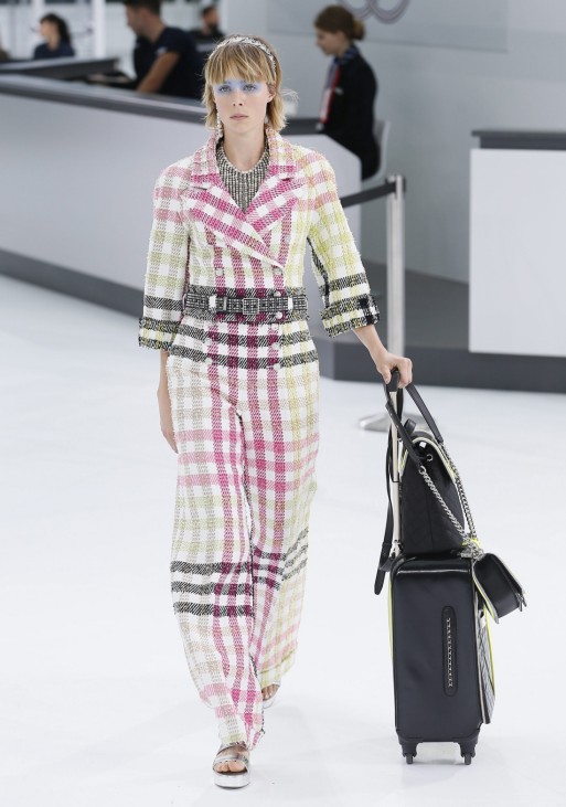 Chanel - Runway - Paris Fashion Week Ready to Wear S/S 2016