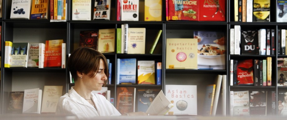 Digitaler Buchhandel: Warme Welt der Buchhandlung: In einem Laden in München