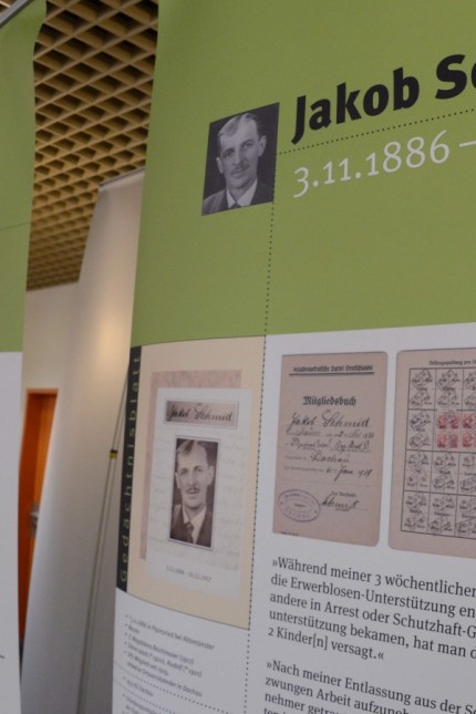 Dachauer Zeitgeschichte: Zeitzeugen-Porträts sind Teil der Ausstellung über fünf Jahre Geschichtswerkstatt im Landkreis Dachau. Zu sehen im Landratsamt.
