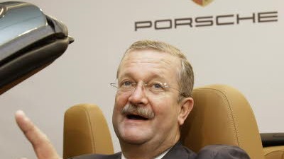 Porsche: VW-Übernahme: Noch keine freie Fahrt für Wendelin Wiedeking: die VW-Übernahme zieht sich hin.