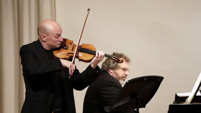 Vielseitigkeit der Violine: Ebenbürtige Partner: Geiger Josi Vorbuchner und Pianist Jona Kümper verbindet eine langjährige Zusammenarbeit.