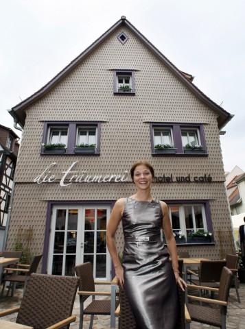 Jessica Schwarz hat Hotel eröffnet; Jessica Schwarz Hotel Träumerei