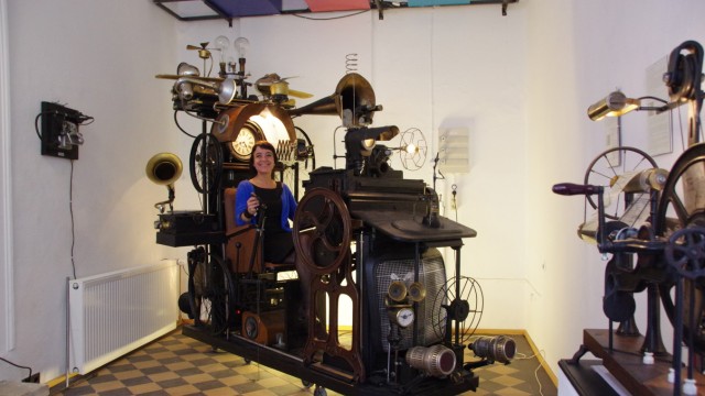 Low Tech Instruments  Museum  Ausstellung der Künstlerin  Charly-Ann Cobdak