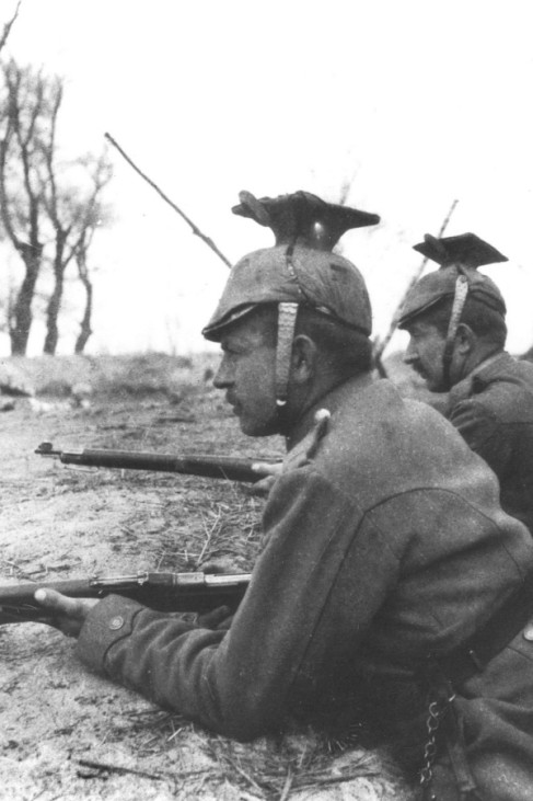 Deutsche Ulanen in einem Schützgraben an der Westfront, 1914