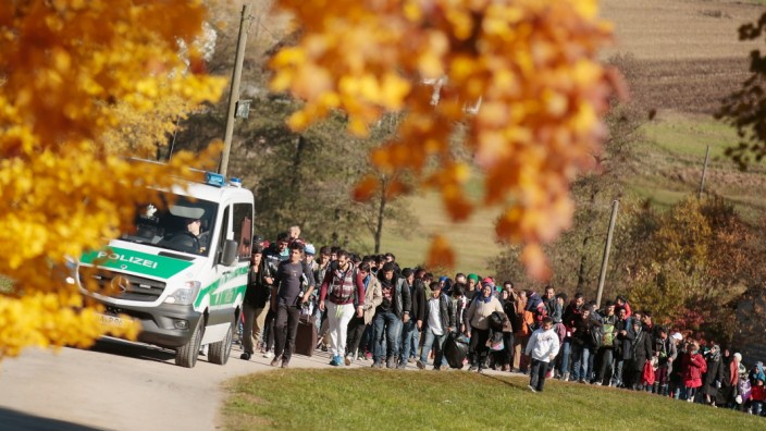 Bavaria Complains As Austrians Shuttle Migrants To Border Region