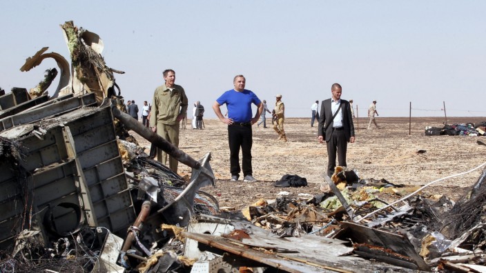 Russian officials, experts in Egypt for plane crash investigation