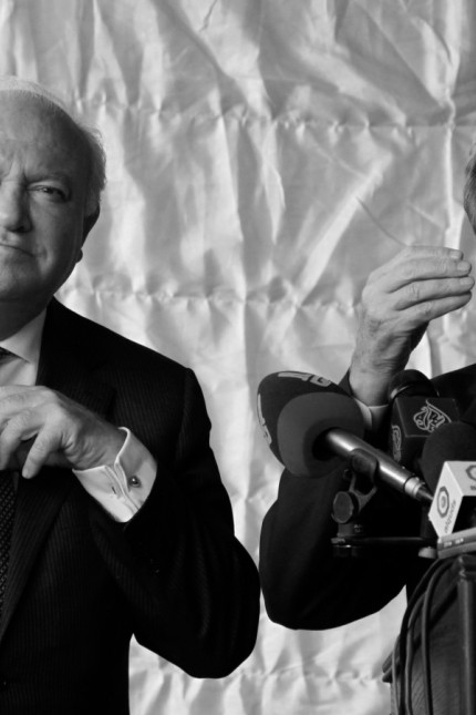 Spain's Foreign Minister Moratinos and France's Foreign Minister Kouchner attend a news conference in Amman