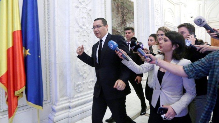 Romanian Prime Minister Ponta to resign amid ire over nightclub f