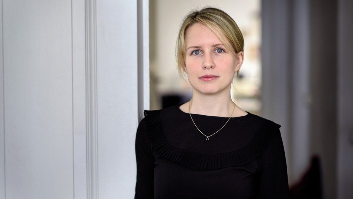 Essay: Katharina Hartwell, geboren 1984, lebt in Berlin. Für ihren ersten Roman "Das Fremde Meer" erhielt sie den Förderpreis für phantastische Literatur Seraph.