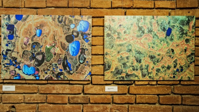 Weßlinger Ausstellung: Schaut aus wie abstrakte Kunst, ist aber ein Bild von der Erde.