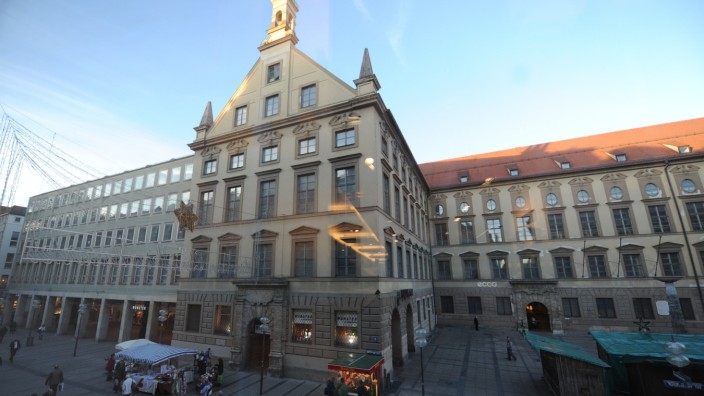 Stadtentwicklung: Das historisch bedeutsame Gebäude-Ensemble der Alten Akademie in zentraler Innenstadt-Lage an der Fußgängerzone steht unter Denkmalschutz.