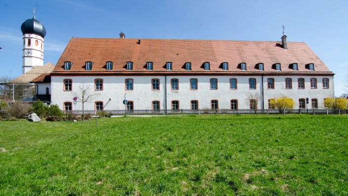 Eurasburg: Im Josefstrakt des Klosters sollen 75 Flüchtlinge unterkommen.