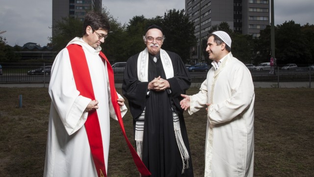 Weltreligionen: Pfarrer Gregor Hohberg (v.l.), Rabbiner Andreas Nachama und Imam Kadir Sancı.