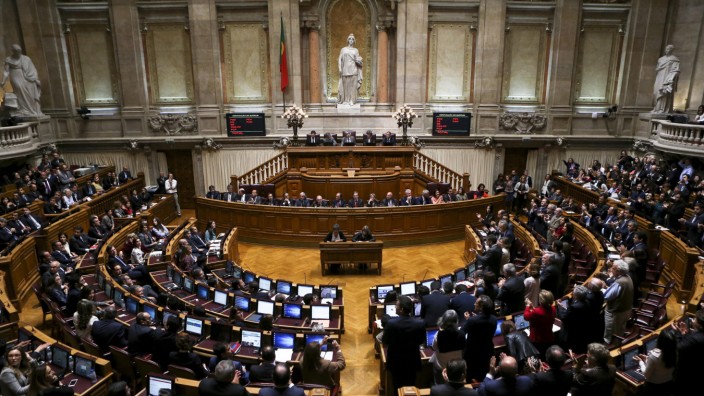 Portuguese government collapses after losing confidence vote