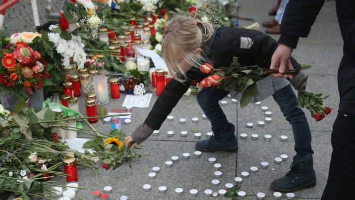 Global Reaction To Paris Terror Attacks