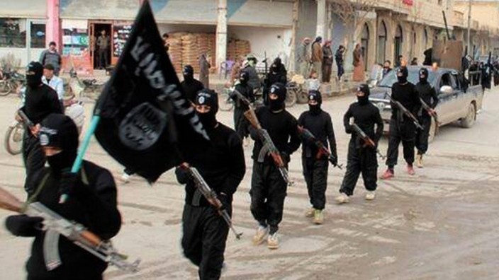 Islamischer Staat: Kämpfer der Terrormiliz IS in Raqqa