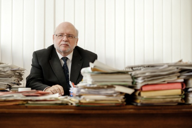 Münchens Kämmerer Ernst Wolowicz in seinem Büro