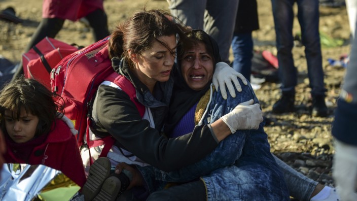Flüchtlinge: Frauen auf der Flucht: Niemand kann genau sagen, wie viele von ihnen Opfer von Gewalttaten werden.