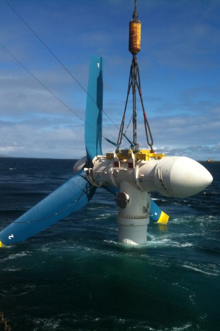 Energietechnik: Atlantis Resources will die Energie von Meeresströmungen anzapfen. Die Firma verankert daher vor den schottischen Orkney-Inseln Unterwasser-Windräder.