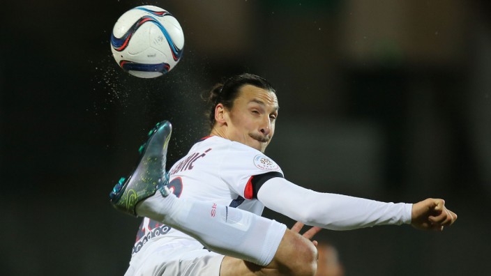 Rückkehr in die Heimat: Zlatan Ibrahimovic ist bekannt für akrobatische Einlagen und Tor-Zaubereien, aktuell führt er sie für Paris St. Germain vor.
