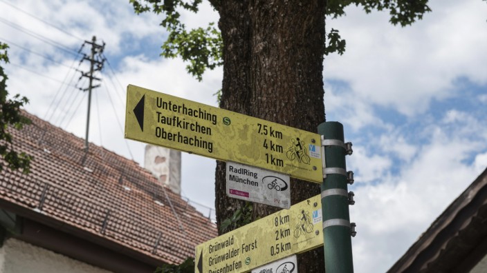 Oberhaching, Schilderwald für Radler,